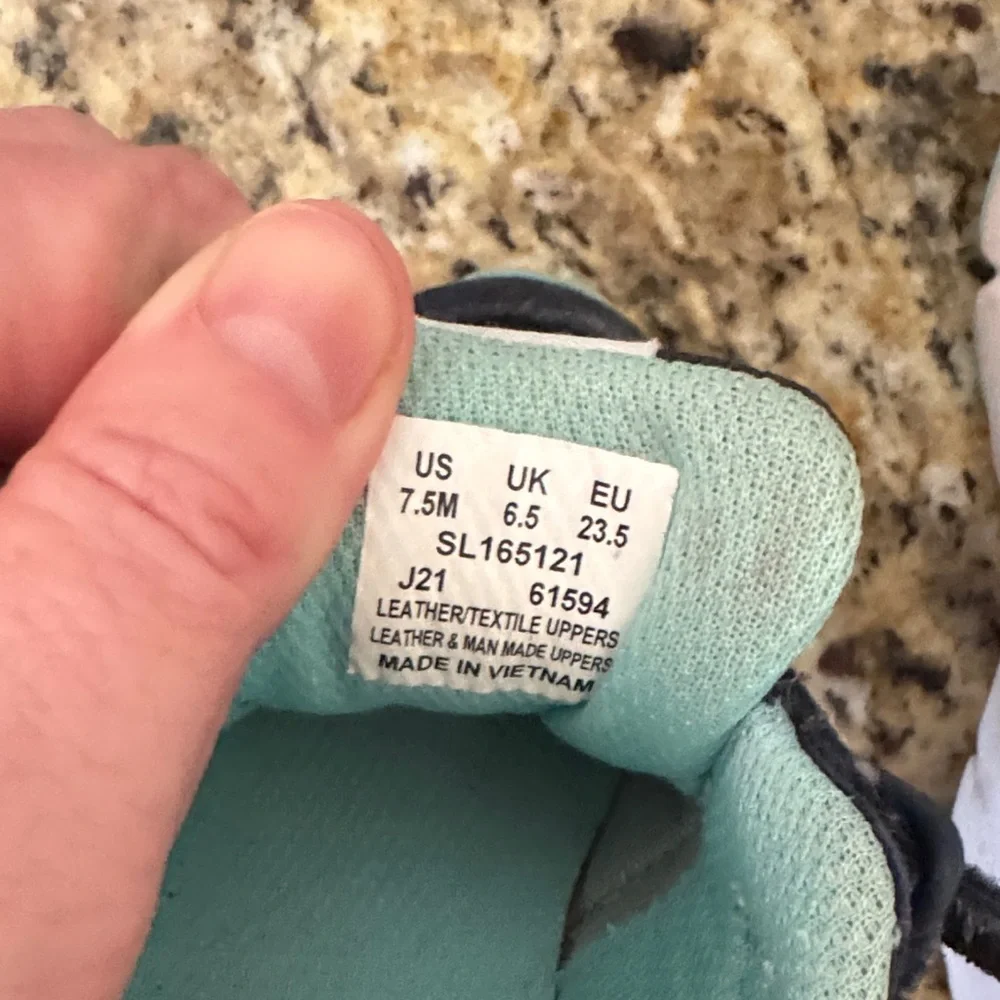 Saucony Kids' Navy and Mint Sneakers